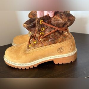 Timberland Kids Brown and Tan Boots kids size 2.5 worn once